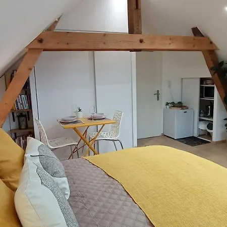 La Grange Aux Fees Homestay *
